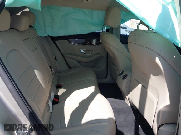 2019 Mercedes-Benz GLC 300 z VIN WDC0G4KB9KF606523, wystawiony jako IAAI lot #42301376 z przebiegiem 61 961 mil mil oraz . Historia ofert i sprzedaży dostępna na DreamBid. Obrazek 8.