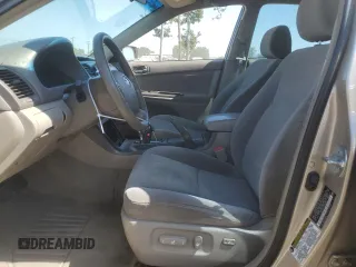 2005 Toyota Camry STD z VIN 4T1BE32K05U396288, wystawiony jako Copart lot #58361185 z przebiegiem 227 110 mil mil oraz Szkoda całkowita • Salvage title. Historia ofert i sprzedaży dostępna na DreamBid. Obrazek 7.
