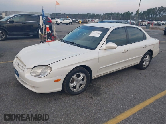 2000 Hyundai Sonata with VIN KMHWF25S3YA327184, listed as a IAAI auction lot 41771540 with 84,783 mi miles. Bid and sale history available at carsss.com. Image 2.