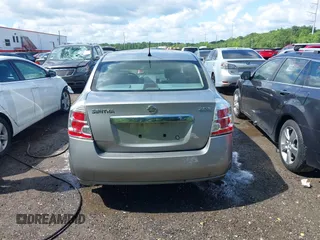 2010 Nissan Sentra S z VIN 3N1AB6AP4AL630821, wystawiony jako IAAI lot #42326350 z przebiegiem 160 152 mil mil oraz . Historia ofert i sprzedaży dostępna na DreamBid. Obrazek 16.