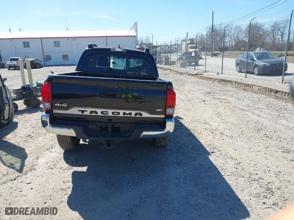 2017 Toyota Tacoma SR5 with VIN 3TMCZ5AN5HM110187, listed as a IAAI auction lot 41695501 with NaN miles. Bid and sale history available at carsss.com. Image 17.