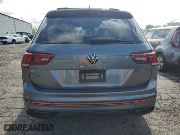 2022 Volkswagen Tiguan SE R-Line Black z VIN 3VV8B7AX9NM041704, wystawiony jako Copart lot #56583275 z przebiegiem 42 996 mil mil oraz Szkoda całkowita • Salvage title. Historia ofert i sprzedaży dostępna na DreamBid. Obrazek 6.