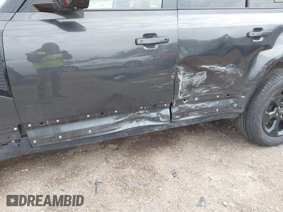 2023 Land Rover Defender S с VIN SALEJ7EX4P2239091, выставлен на аукционе IAAI как лот 41791797 с пробегом 16 042 миль миль и . История ставок и продаж доступна на DreamBid. Изображение 6.