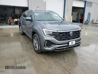 2024 Volkswagen Atlas SEL R-Line with VIN 1V2AE2CA0RC201364, listed as a Copart auction lot 59367255 with 13,638 mi miles and Salvage title. Bid and sale history available at DreamBid. Image 14.