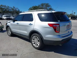 2014 Ford Explorer XLT with VIN 1FM5K7D98EGB66763, listed as a IAAI auction lot 40933042 with 126,929 mi miles. Bid and sale history available at carsss.com. Image 3.