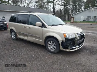 2011 Chrysler Town & Country Touring z VIN 2A4RR5DG5BR798869, wystawiony jako IAAI lot #41797153 z przebiegiem 170 384 mil mil oraz . Historia ofert i sprzedaży dostępna na DreamBid. Obrazek 1.