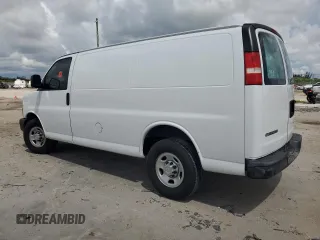 2018 Chevrolet Express Cargo Van with VIN 1GCWGAFP6J1217404, listed as a Copart auction lot 68947454 with 122,000 mi miles and Salvage Title. Bid and sale history available at carsss.com. Image 2.