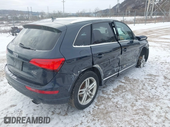 2014 Audi Q5 Premium Plus with VIN WA1LFAFP2EA018811, listed as a IAAI auction lot 41640414 with 114,331 mi miles. Bid and sale history available at carsss.com. Image 4.