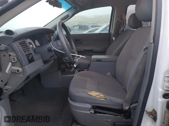 2005 Dodge Durango SXT with VIN 1D4HD38K15F541614, listed as a Copart auction lot 84234524 with 135,588 mi miles and Salvage title. Bid and sale history available at DreamBid. Image 7.
