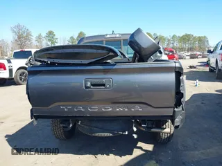 2017 Toyota Tacoma SR with VIN 5TFAX5GN9HX078780, listed as a IAAI auction lot 41749322 with 61,762 mi miles. Bid and sale history available at carsss.com. Image 17.