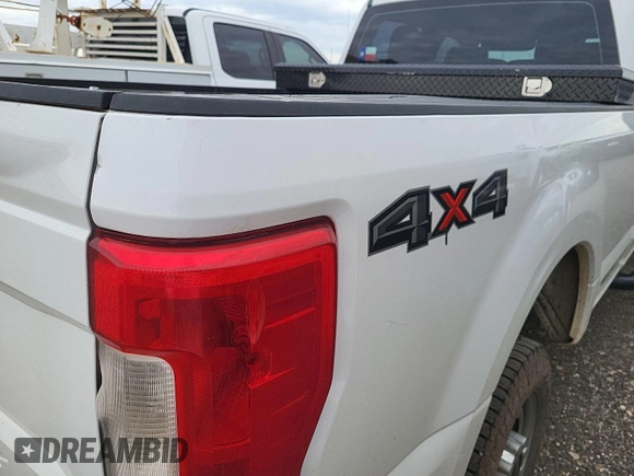 2019 Ford F-250 XL with VIN 1FT7W2B60KEE53020, listed as a IAAI auction lot 42726952 with 175,263 mi miles and . Bid and sale history available at DreamBid. Image 7.