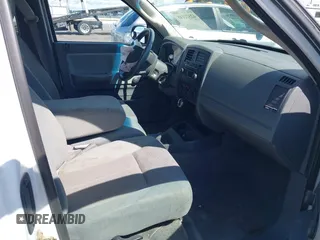 2005 Dodge Dakota ST with VIN 1D7HW22K15S119947, listed as a IAAI auction lot 42372148 with 140,528 mi miles and . Bid and sale history available at DreamBid. Image 5.