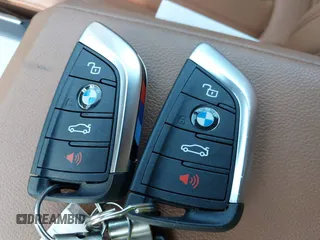 2024 BMW 4 Series 430i xDrive with VIN WBA43AT02RCR23583, listed as a IAAI auction lot 42182853 with 11,885 mi miles and . Bid and sale history available at carsss.com. Image 11.