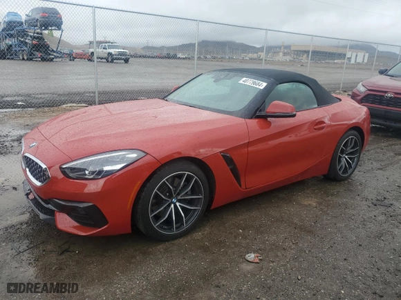 2022 BMW Z4 sDrive30i with VIN WBAHF3C00NWX48523, listed as a Copart auction lot 40779684 with 17,404 mi miles. Bid and sale history available at carsss.com. Image 1.