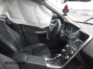 2016 Volvo XC60 T5 Drive-E Premier with VIN YV440MDK0G2783496, listed as a IAAI auction lot 38683710 with 81,228 mi miles. Bid and sale history available at carsss.com. Image 5.
