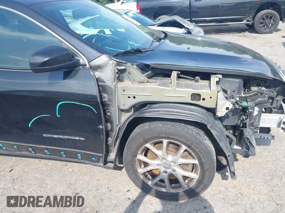 2016 Jeep Cherokee Latitude с VIN 1C4PJLCB4GW287540, выставлен на аукционе IAAI как лот 42517646 с пробегом 154 501 миль миль и . История ставок и продаж доступна на DreamBid. Изображение 18.