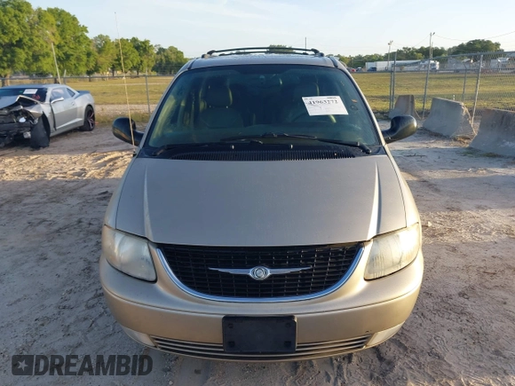 2003 Chrysler Town & Country LXi with VIN 2C8GP54L23R275051, listed as a IAAI auction lot 41963272 with 225,421 mi miles. Bid and sale history available at carsss.com. Image 6.