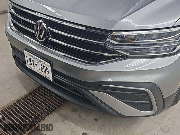 2024 Volkswagen Tiguan SE с VIN 3VV3B7AX6RM085904, выставлен на аукционе IAAI как лот 42852870 с пробегом 27 302 миль миль и . История ставок и продаж доступна на DreamBid. Изображение 7.