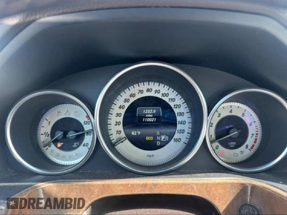 2014 Mercedes-Benz E-Class E 350 Luxury with VIN WDDHF8JB1EA850968, listed as a Copart auction lot 74992484 with 110,021 mi miles and Clean Title. Bid and sale history available at carsss.com. Image 8.
