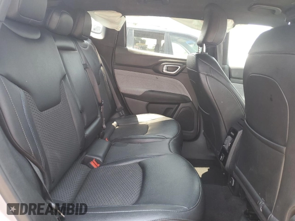 2024 Jeep Compass Latitude z VIN 3C4NJDBN0RT596696, wystawiony jako Copart lot #60412135 z przebiegiem Nie podano mil oraz Czysty tytuł • Clean title. Historia ofert i sprzedaży dostępna na DreamBid. Obrazek 11.
