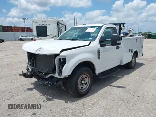 2019 Ford F-250 XL with VIN 1FDBF2A62KEF59427, listed as a IAAI auction lot 42523580 with 80,243 mi miles and . Bid and sale history available at DreamBid. Image 17.