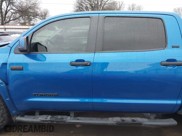 2018 Toyota Tundra SR5 z VIN 5TFDW5F16JX752629, wystawiony jako IAAI lot #41546196 z przebiegiem 105 247 mil mil oraz . Historia ofert i sprzedaży dostępna na DreamBid. Obrazek 15.
