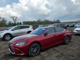 2024 Lexus ES 350 z VIN 58ADZ1B12RU175072, wystawiony jako Copart lot #55059395 z przebiegiem 8 599 mil mil oraz Szkoda całkowita • Salvage title. Historia ofert i sprzedaży dostępna na DreamBid. Obrazek 1.