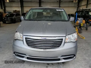2016 Chrysler Town & Country Touring with VIN 2C4RC1BG7GR141596, listed as a Copart auction lot 53811085 with 126,280 mi miles and Clean Title. Bid and sale history available at DreamBid. Image 5.