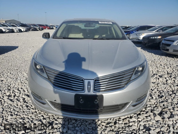 2015 Lincoln MKZ Hybrid z VIN 3LN6L2LU1FR617875, wystawiony jako Copart lot #55761545 z przebiegiem 75 321 mil mil oraz Szkoda całkowita • Salvage title. Historia ofert i sprzedaży dostępna na DreamBid. Obrazek 5.