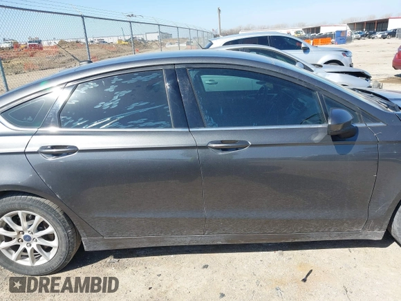 2017 Ford Fusion S with VIN 3FA6P0G72HR140903, listed as a IAAI auction lot 41782272 with 180,064 mi miles. Bid and sale history available at carsss.com. Image 13.