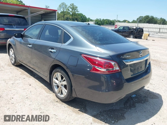 2013 Nissan Altima SV with VIN 1N4AL3APXDN440010, listed as a IAAI auction lot 42164381 with 283,119 mi miles and . Bid and sale history available at carsss.com. Image 3.