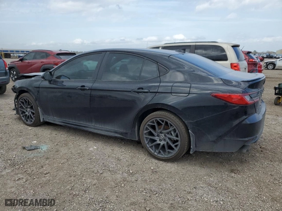 2025 Toyota Camry LE with VIN 4T1DAACK7SU556301, listed as a Copart auction lot 47483165 with 2,696 mi miles and Salvage Title. Bid and sale history available at carsss.com. Image 2.