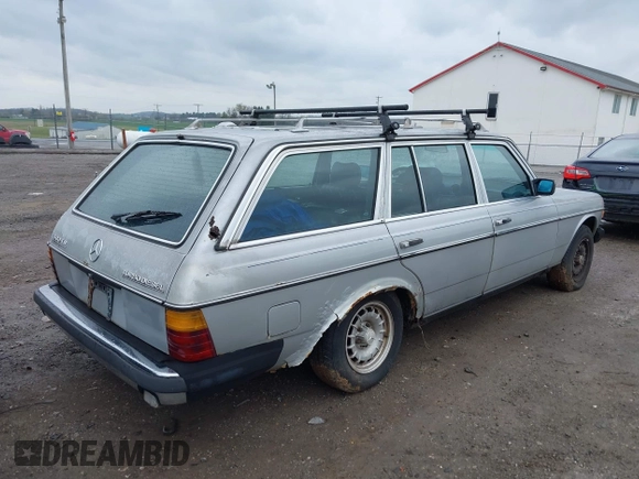 1983 Mercedes-Benz 300 with VIN WDBAB93A2DN017607, listed as a IAAI auction lot 42000777 with 198,318 mi miles and . Bid and sale history available at DreamBid. Image 4.