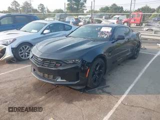 2020 Chevrolet Camaro 1LT z VIN 1G1FB1RS6L0103886, wystawiony jako IAAI lot #42402884 z przebiegiem 61 304 mil mil oraz . Historia ofert i sprzedaży dostępna na DreamBid. Obrazek 17.
