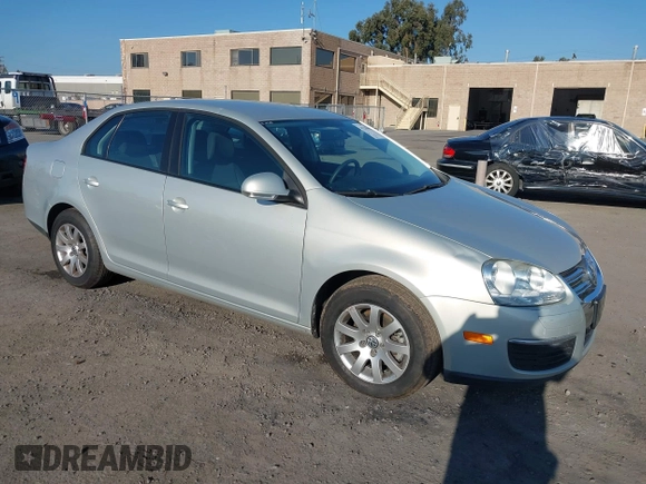2010 Volkswagen Jetta Sedan S with VIN 3VWJZ7AJ0AM060706, listed as a IAAI auction lot 41238990 with 131,288 mi miles. Bid and sale history available at carsss.com. Image 1.