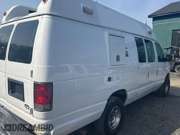 2011 Ford Econoline Cargo with VIN 1FTSS3ES3BDB09725, listed as a Copart auction lot 47953355 with 206,738 mi miles and Clean Title. Bid and sale history available at DreamBid. Image 4.