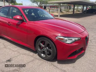 2017 Alfa Romeo Giulia z VIN ZARFAEBN3H7532154, wystawiony jako Copart lot #59214525 z przebiegiem 80 975 mil mil oraz Czysty tytuł • Clean title. Historia ofert i sprzedaży dostępna na DreamBid. Obrazek 1.