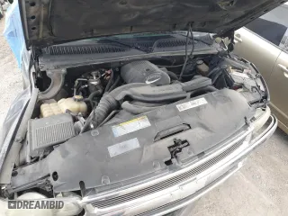 2001 Chevrolet Tahoe LT with VIN 1GNEC13T91J291058, listed as a Copart auction lot 51353095 with 229,755 mi miles and Salvage Title. Bid and sale history available at carsss.com. Image 12.