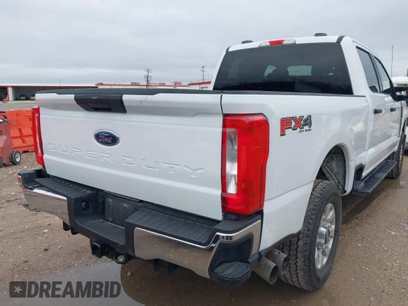 2024 Ford Super Duty F-250 SRW XL with VIN 1FT7W2BT6RED57554, listed as a IAAI auction lot 41546492 with 20,731 mi miles. Bid and sale history available at carsss.com. Image 4.