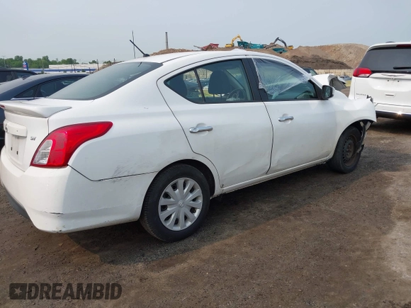 2019 Nissan Versa SV z VIN 3N1CN7AP1KL809079, wystawiony jako IAAI lot #42405903 z przebiegiem 76 115 mil mil oraz . Historia ofert i sprzedaży dostępna na DreamBid. Obrazek 4.