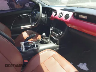 2015 Ford Mustang EcoBoost z VIN 1FA6P8TH4F5420173, wystawiony jako IAAI lot #42236518 z przebiegiem Nie podano mil oraz . Historia ofert i sprzedaży dostępna na DreamBid. Obrazek 5.