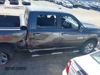 2018 Ram 1500 Big Horn z VIN 3C6RR7LT6JG135788, wystawiony jako IAAI lot #41823577 z przebiegiem 85 205 mil mil oraz . Historia ofert i sprzedaży dostępna na DreamBid. Obrazek 13.