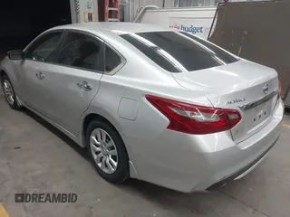 2018 Nissan Altima 2.5 SR with VIN 1N4AL3AP2JC299716, listed as a IAAI auction lot 41829131 with 39,741 mi miles. Bid and sale history available at carsss.com. Image 3.