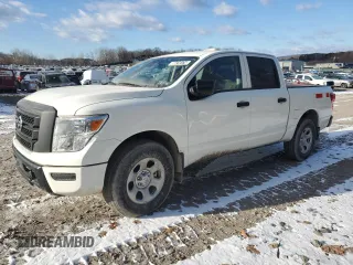2022 Nissan Titan SV with VIN 1N6AA1EC1NN107060, listed as a Copart auction lot 86410174 with 6,899 mi miles and Clean title. Bid and sale history available at DreamBid. Image 1.