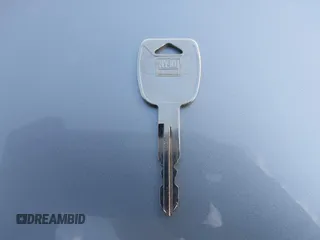 2001 Isuzu Rodeo z VIN 42CK58W9143610580, wystawiony jako IAAI lot #41939199 z przebiegiem 125 754 mil mil oraz . Historia ofert i sprzedaży dostępna na DreamBid. Obrazek 11.