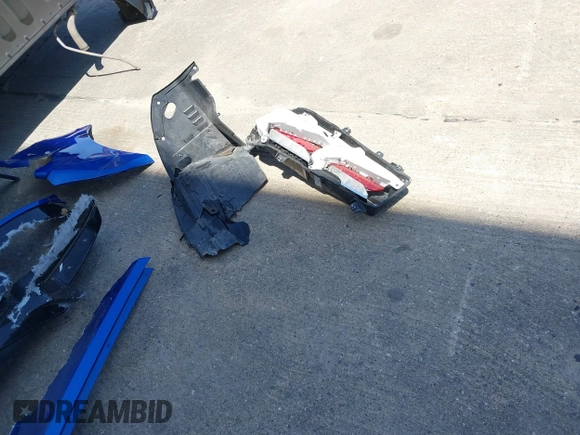 2023 Chevrolet Corvette 1LT z VIN 1G1YA2D4XP5101772, wystawiony jako IAAI lot #41799158 z przebiegiem Nie podano mil oraz . Historia ofert i sprzedaży dostępna na DreamBid. Obrazek 17.