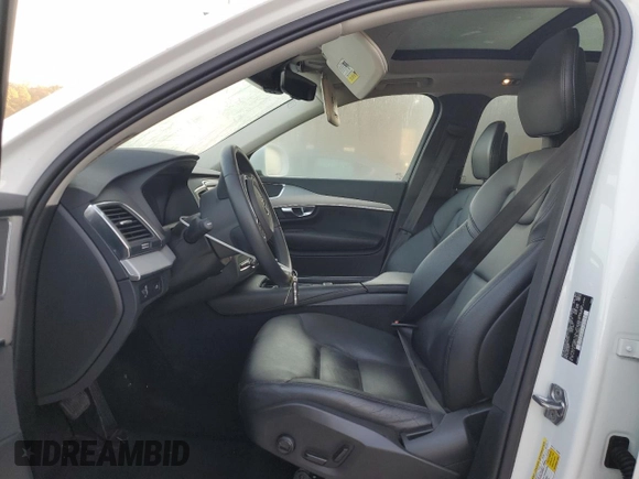 2022 Volvo XC90 Momentum with VIN YV4102CK3N1780278, listed as a Copart auction lot 76260684 with 37,246 mi miles and Salvage Title. Bid and sale history available at DreamBid. Image 7.