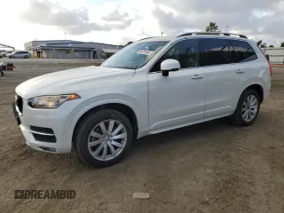 2016 Volvo XC90 T6 Momentum with VIN YV4A22PK8G1045772, listed as a Copart auction lot 45231845 with 73,976 mi miles and Clean Title. Bid and sale history available at carsss.com. Image 1.