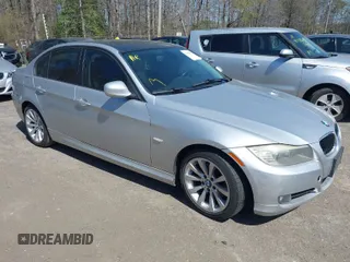2011 BMW 3 Series 328i with VIN WBAPH5G53BNM75795, listed as a IAAI auction lot 41963832 with 215,274 mi miles. Bid and sale history available at carsss.com. Image 1.