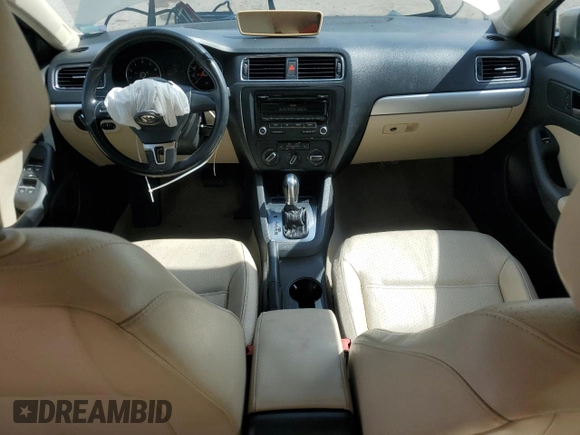 2013 Volkswagen Jetta SE with VIN 3VWDX7AJ9DM232772, listed as a Copart auction lot 61648835 with 158,291 mi miles and Salvage title. Bid and sale history available at DreamBid. Image 8.